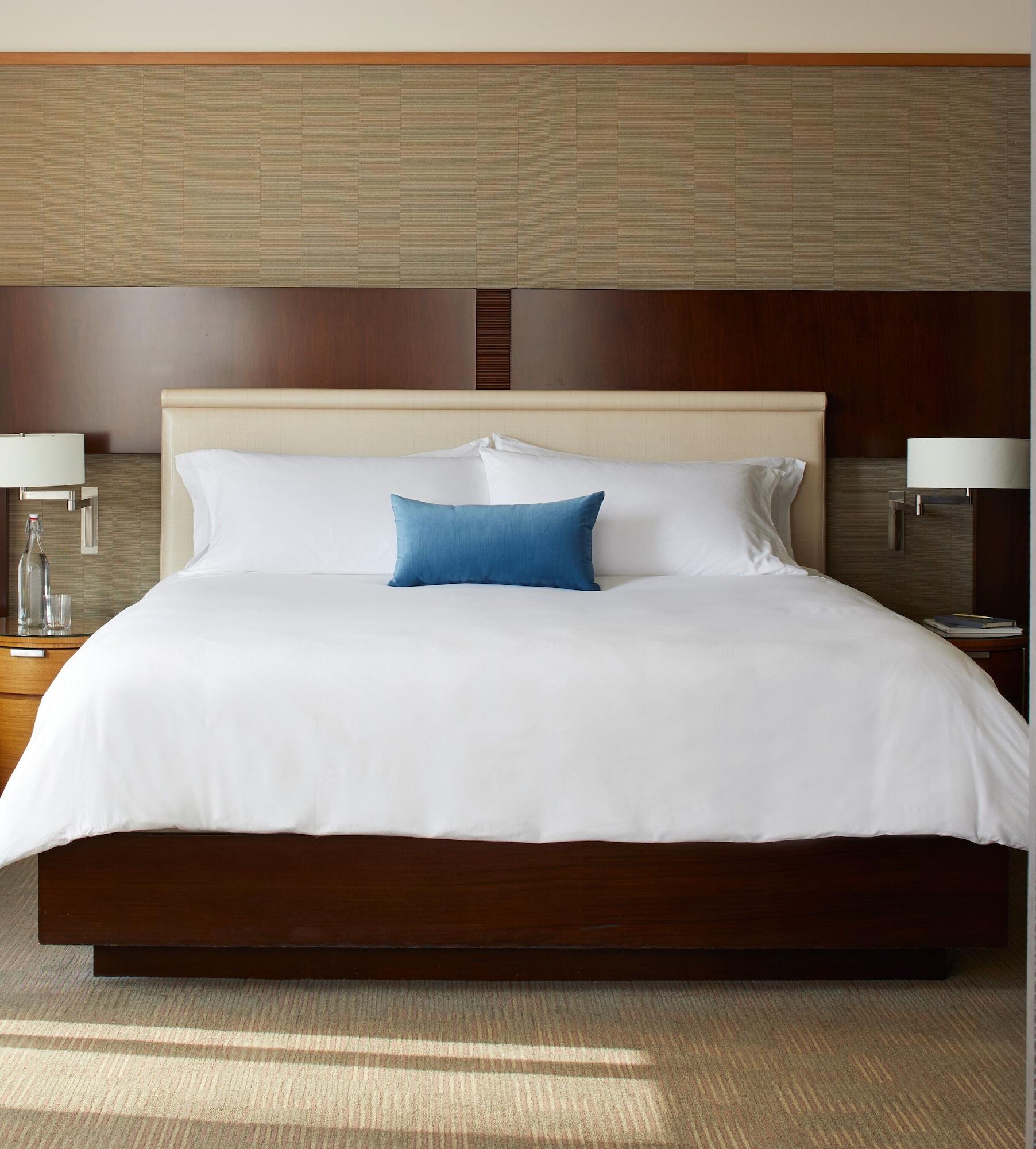 แพน แปซิฟิก ซีแอตเทิล Hotel ภายนอก รูปภาพ A bed with a duvet
